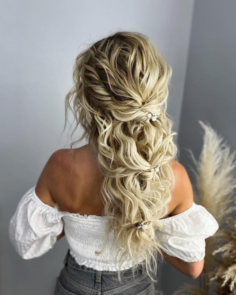 Voluminous bohemian-inspired hair with textured waves