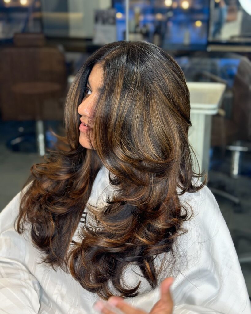 Shoulder-length hair with wing-shaped layers
