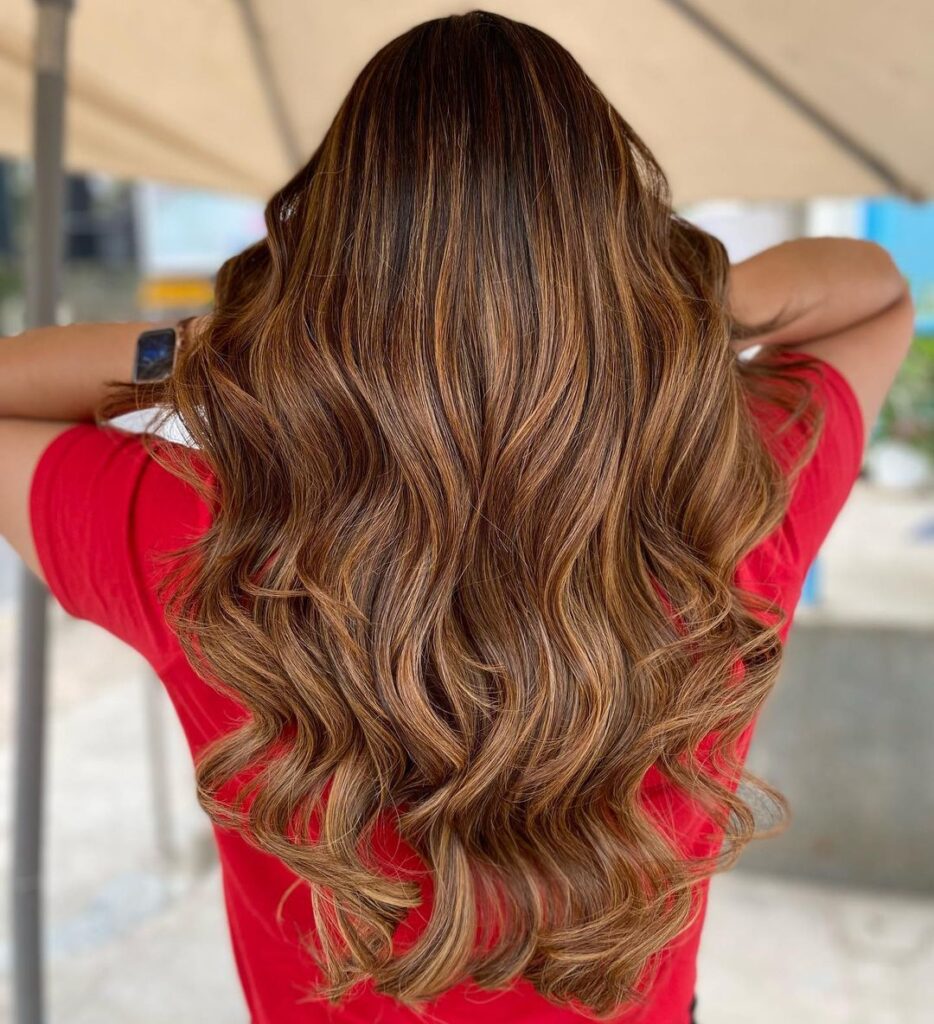 Dark brown, caramel ends, smooth blend