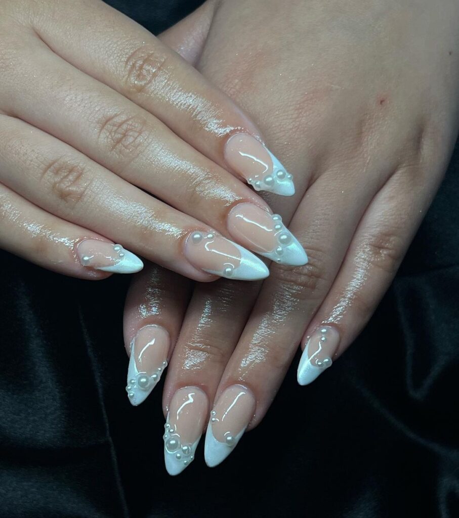 Almond shape, pearl base, French tips