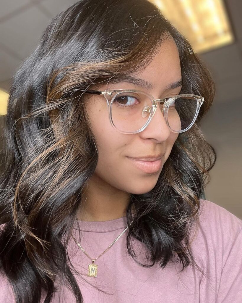 Smooth brown hair with side part
