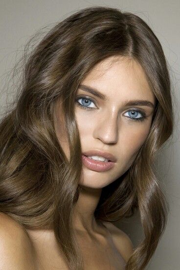 Balanced cool brown for a chic, modern style