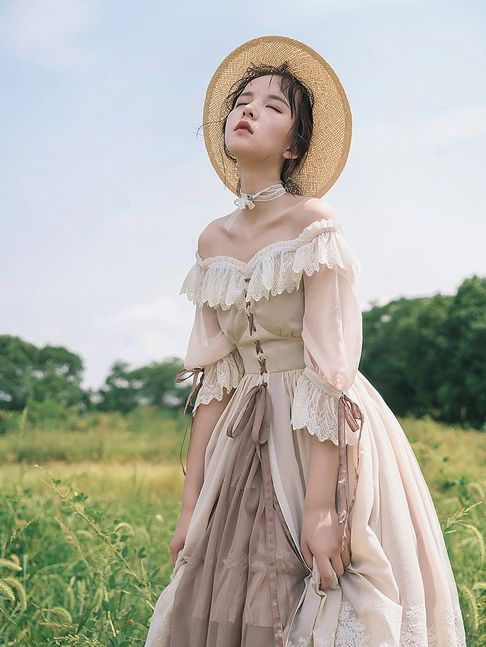 Feminine cottagecore dresses for autumn