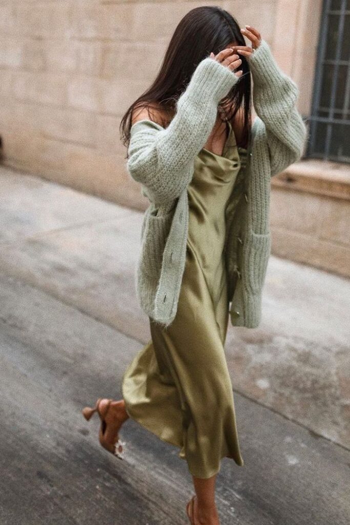 Simple neutral knit dresses for autumn