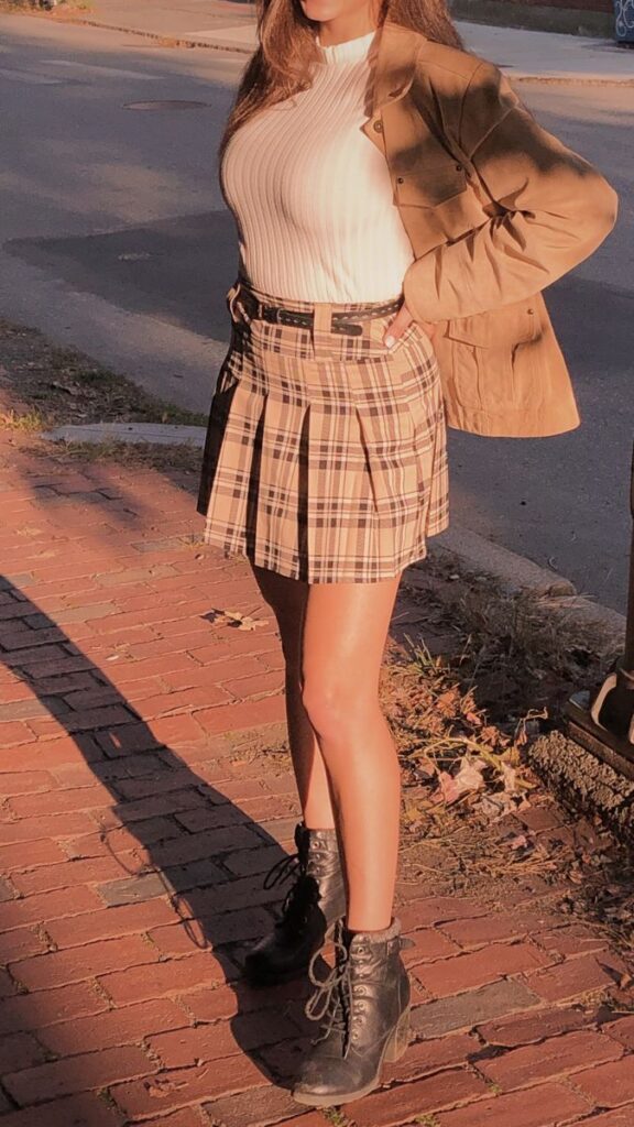 Classic plaid skirts for autumn looks