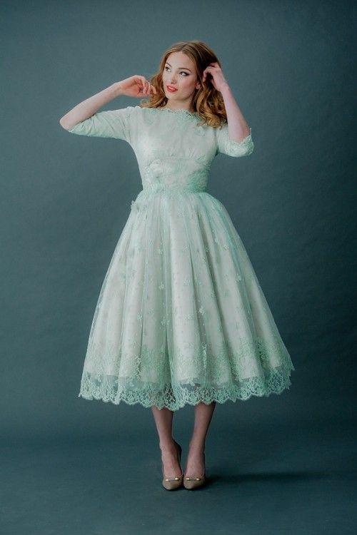 Vintage Tea-Length Dress Delight