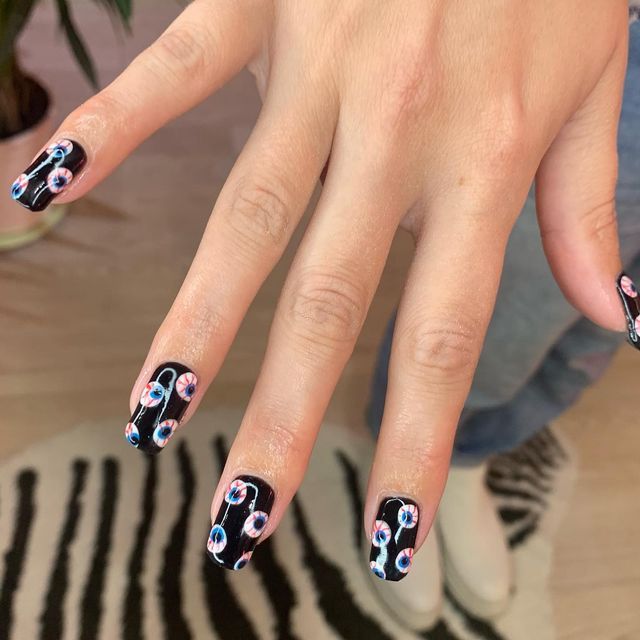 Eyeball nail accents for Halloween