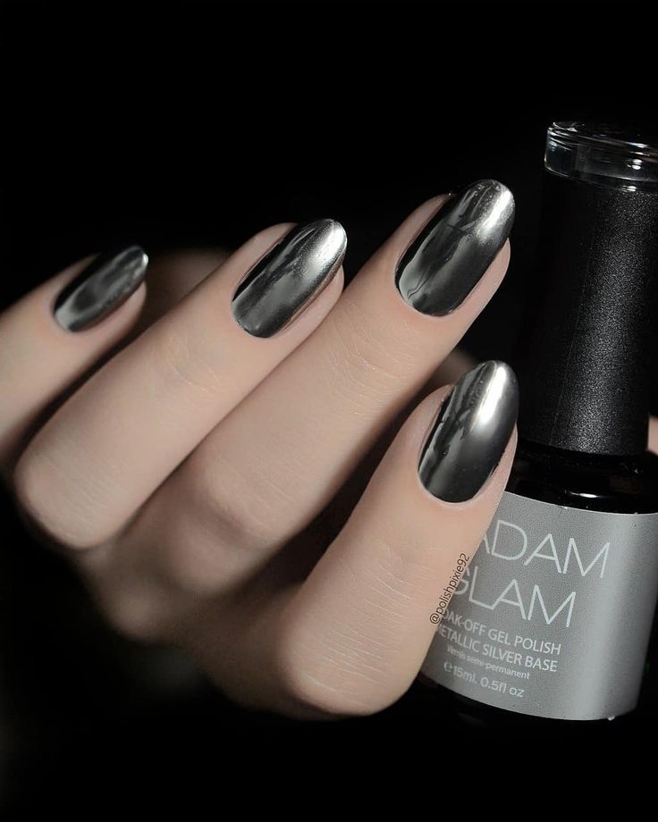 Metallic gunmetal nails, edgy fall look
