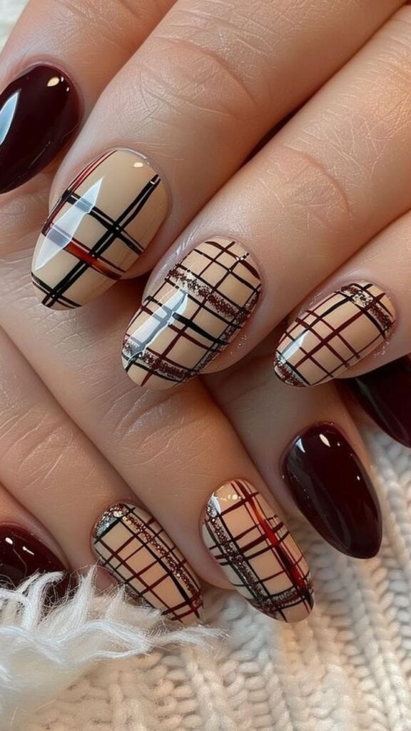 Plaid pattern nails for autumn vibes
