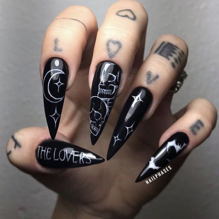 Tarot card symbols on nails