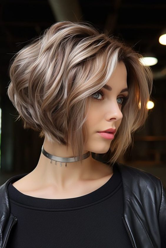 Cool ash blonde bob style
