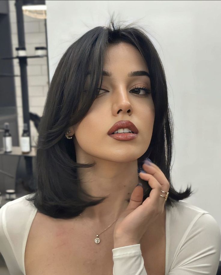 Smooth, chic long bob look