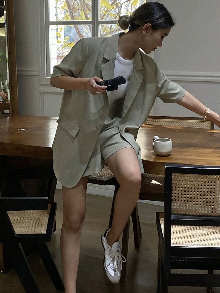 Oversized blazer with tailored shorts