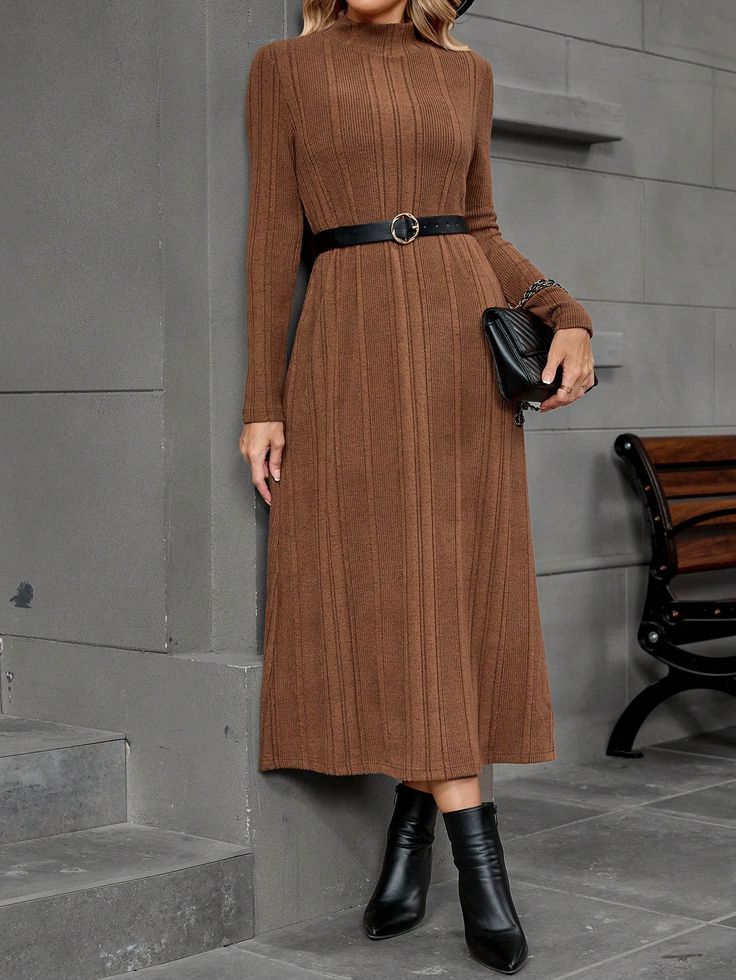 Ribbed knit dress with belt
